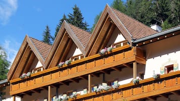 Esterni