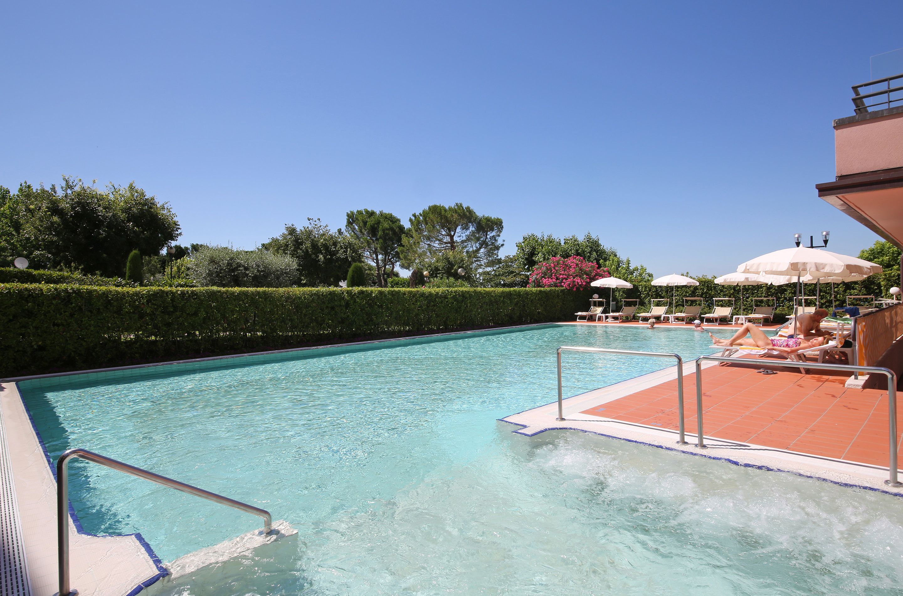 outdoor pool, pool loungers