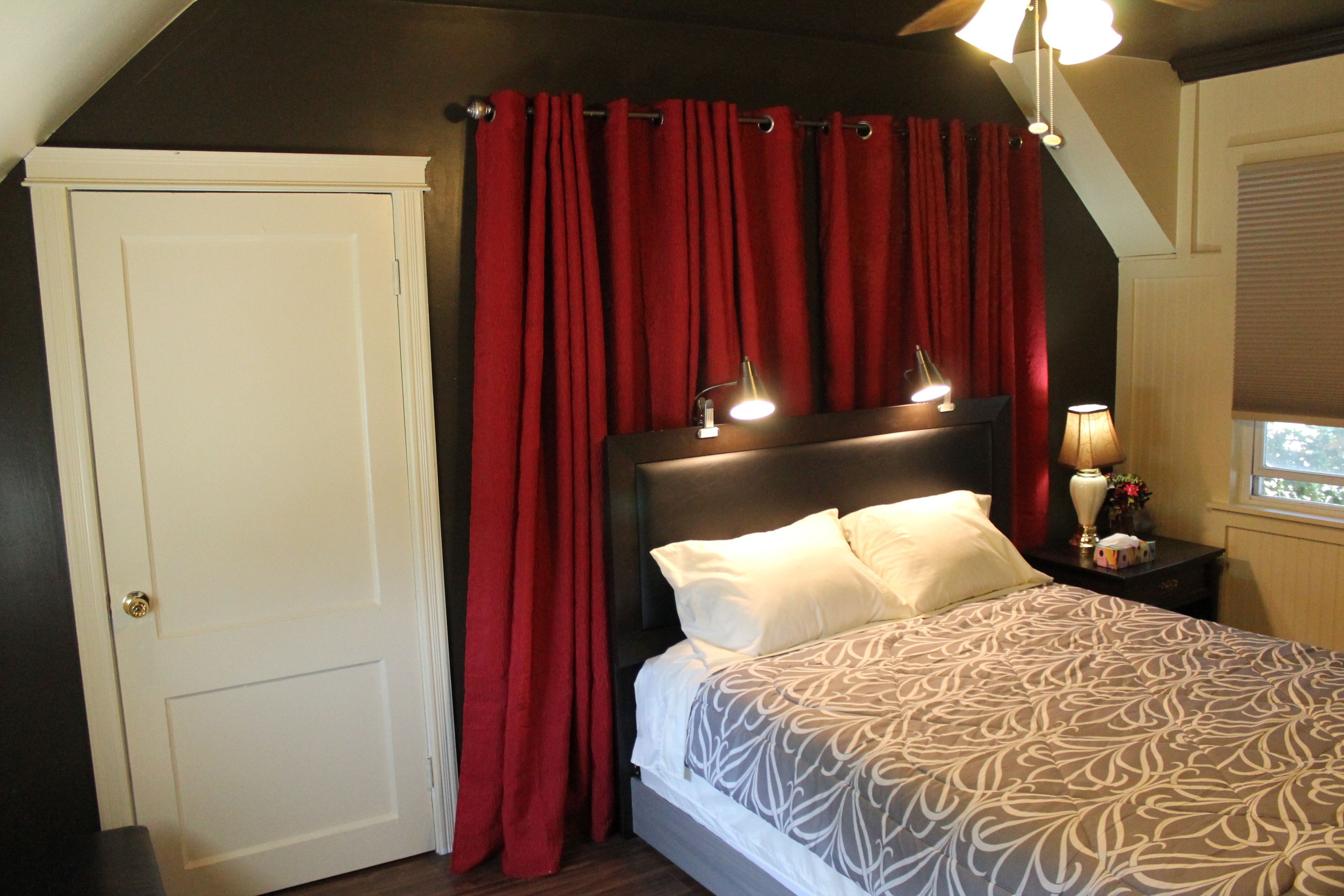 Apartment, 1 Schlafzimmer (Queen Bed) | Individuell dekoriert, individuell eingerichtet, Bügeleisen/Bügelbrett