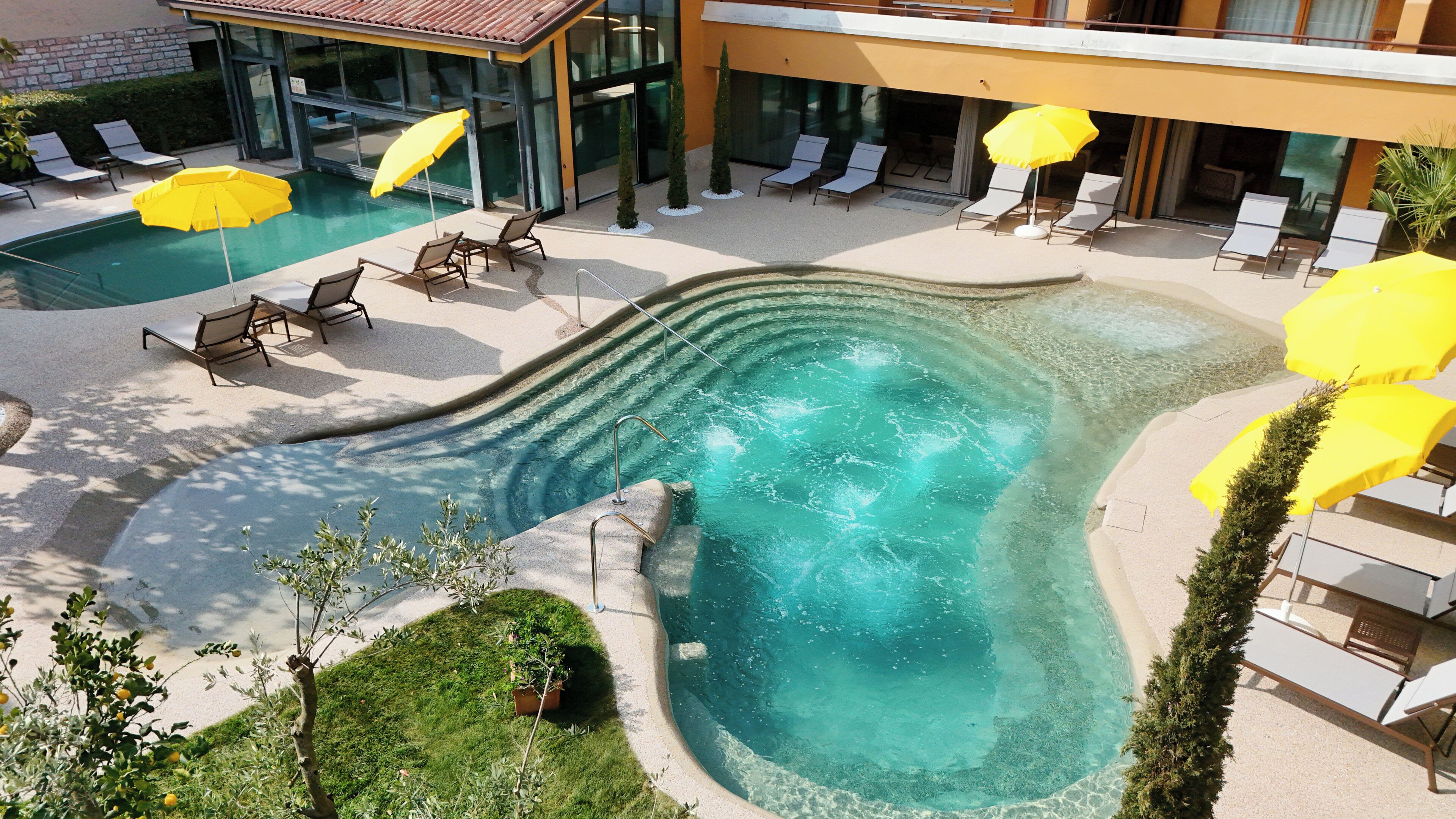Indoor pool, pool loungers