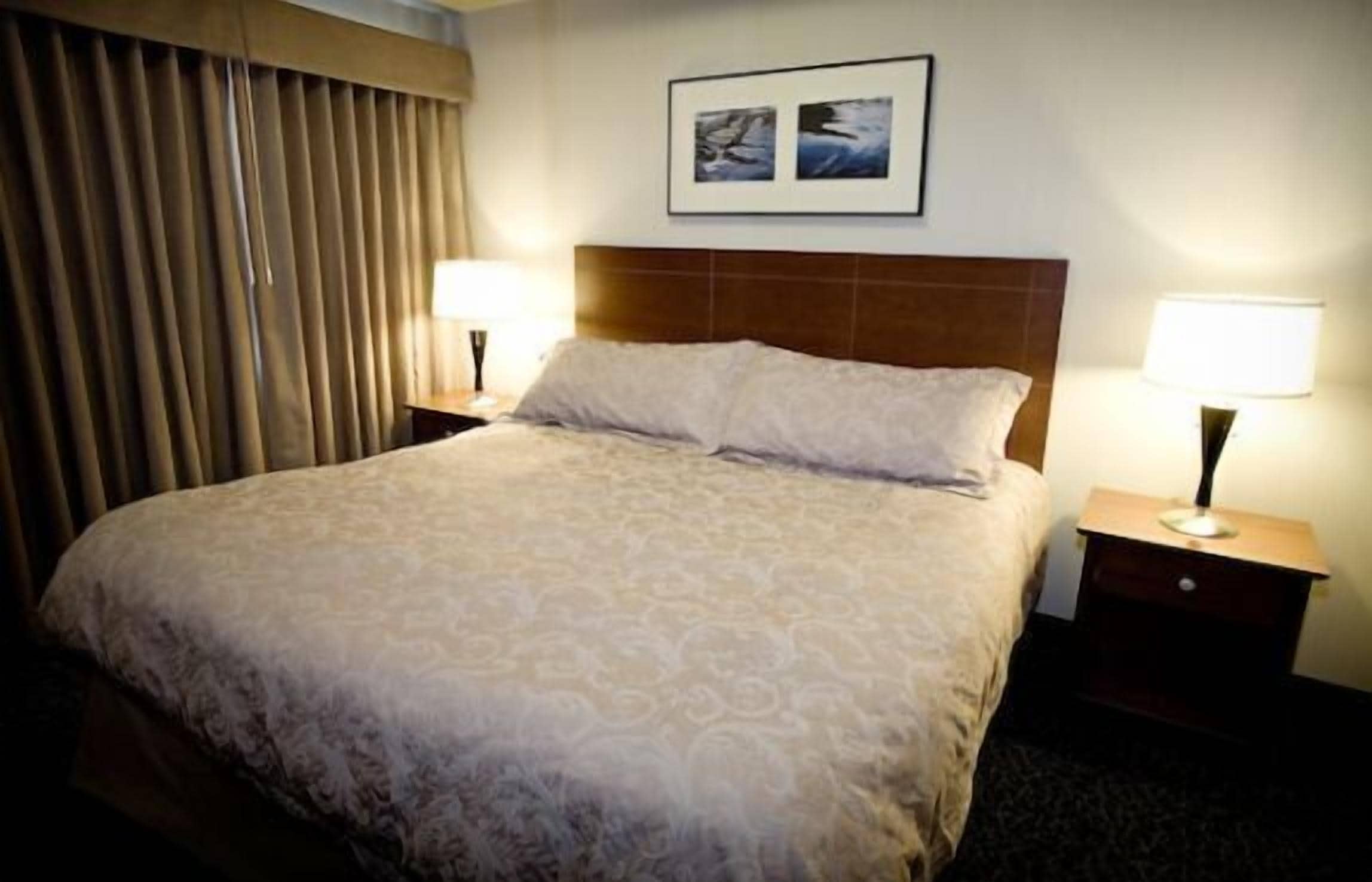 desk, blackout curtains, iron/ironing board, free wifi