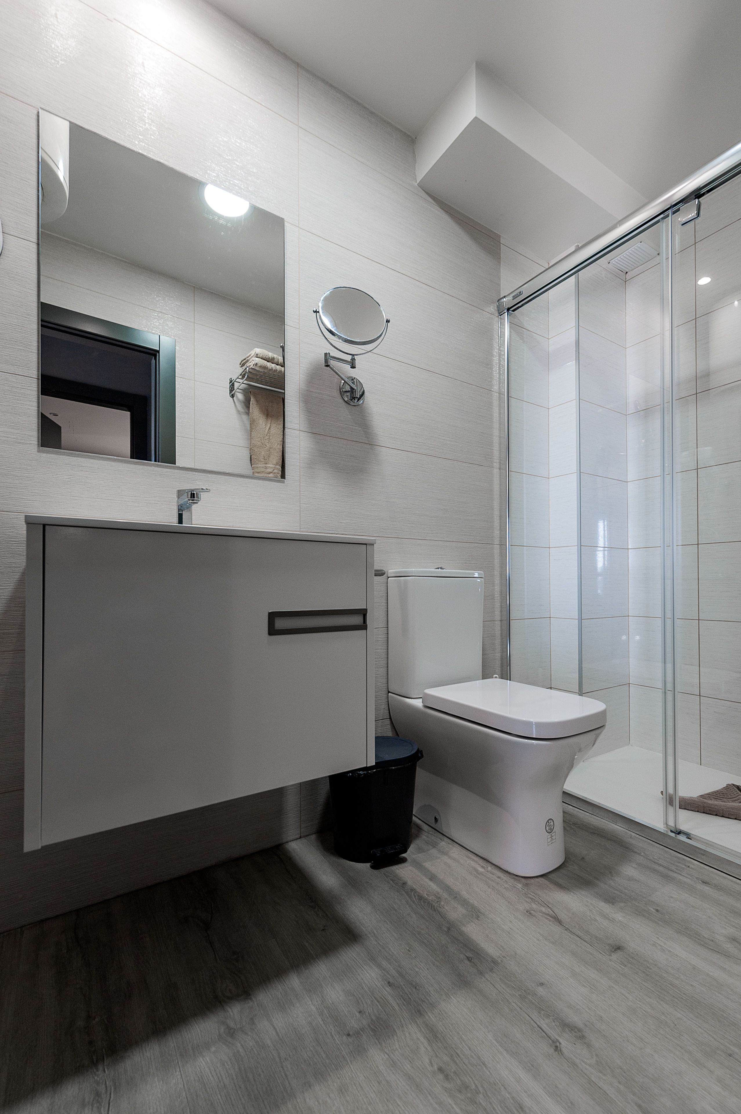 studio | bathroom | shower, hair dryer, towels