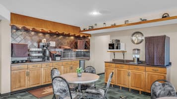 Free daily continental breakfast