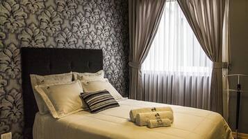 Single Room | Individually decorated, desk, free WiFi, bed sheets