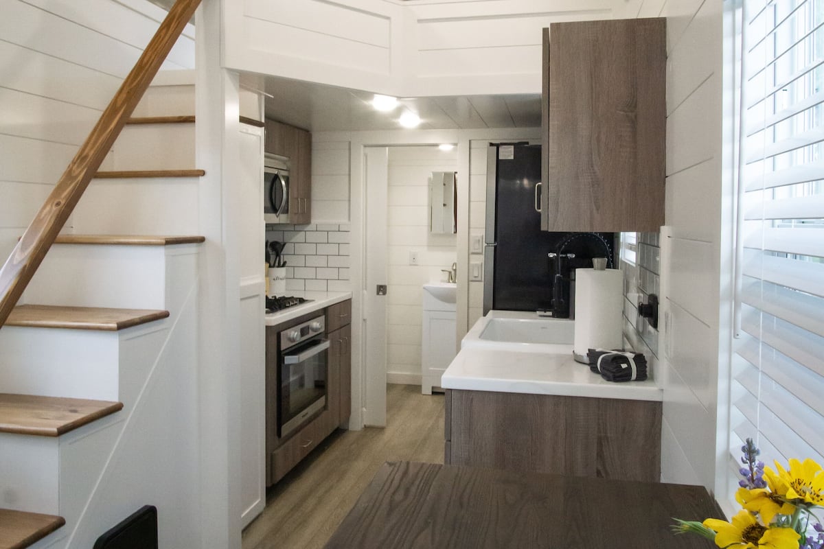 deluxe cabin | 1 bedroom, premium bedding, pillow-top beds, laptop workspace