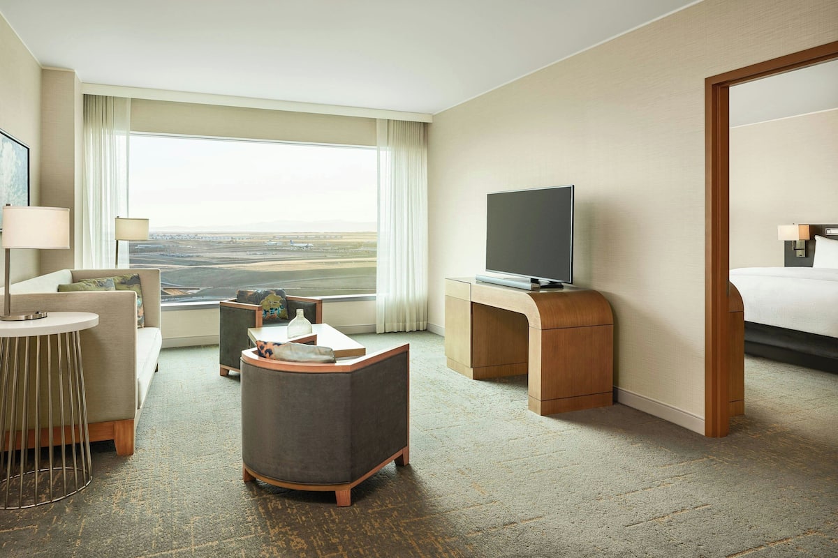 Executive-sviitti, 1 makuuhuone, tupakointi kielletty | 1 makuuhuone, ylelliset vuodevaatteet, untuvapeitot