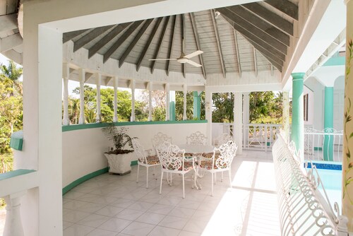 Diamond Villas and Suites