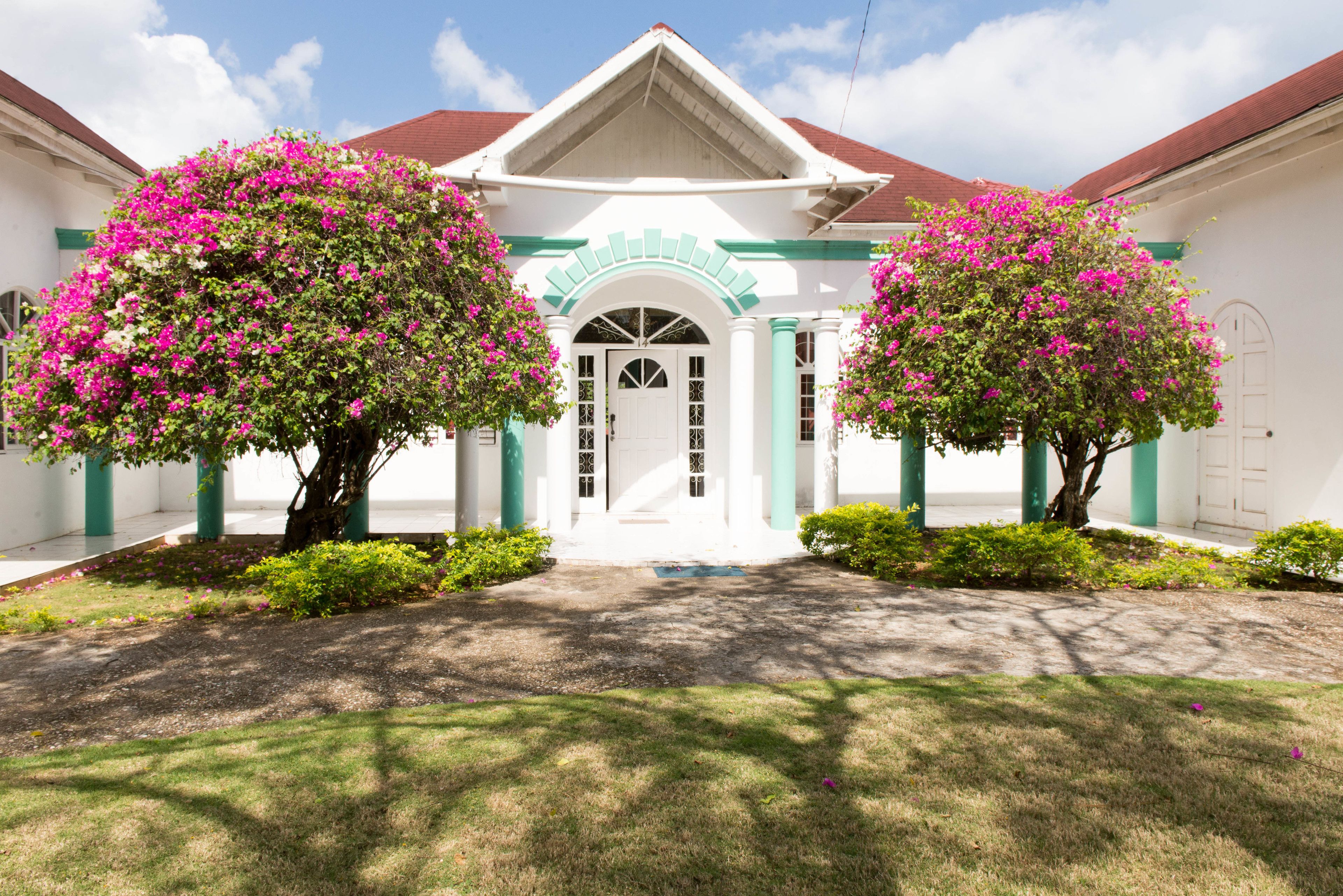 المنشأة من الخارج