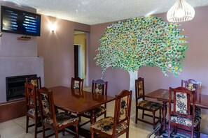 Free local cuisine breakfast on weekdays - Mopani Lodge Victoria Falls (Victoria Falls)