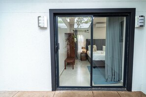 Executive Double or Twin Room, 1 King Bed, Non Smoking, Bathtub | Premium bedding, in-room safe, individually decorated - Mopani Lodge Victoria Falls (Victoria Falls)