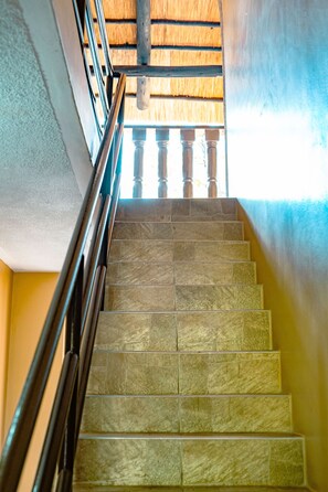 Interior entrance - Mopani Lodge (Victoria Falls)