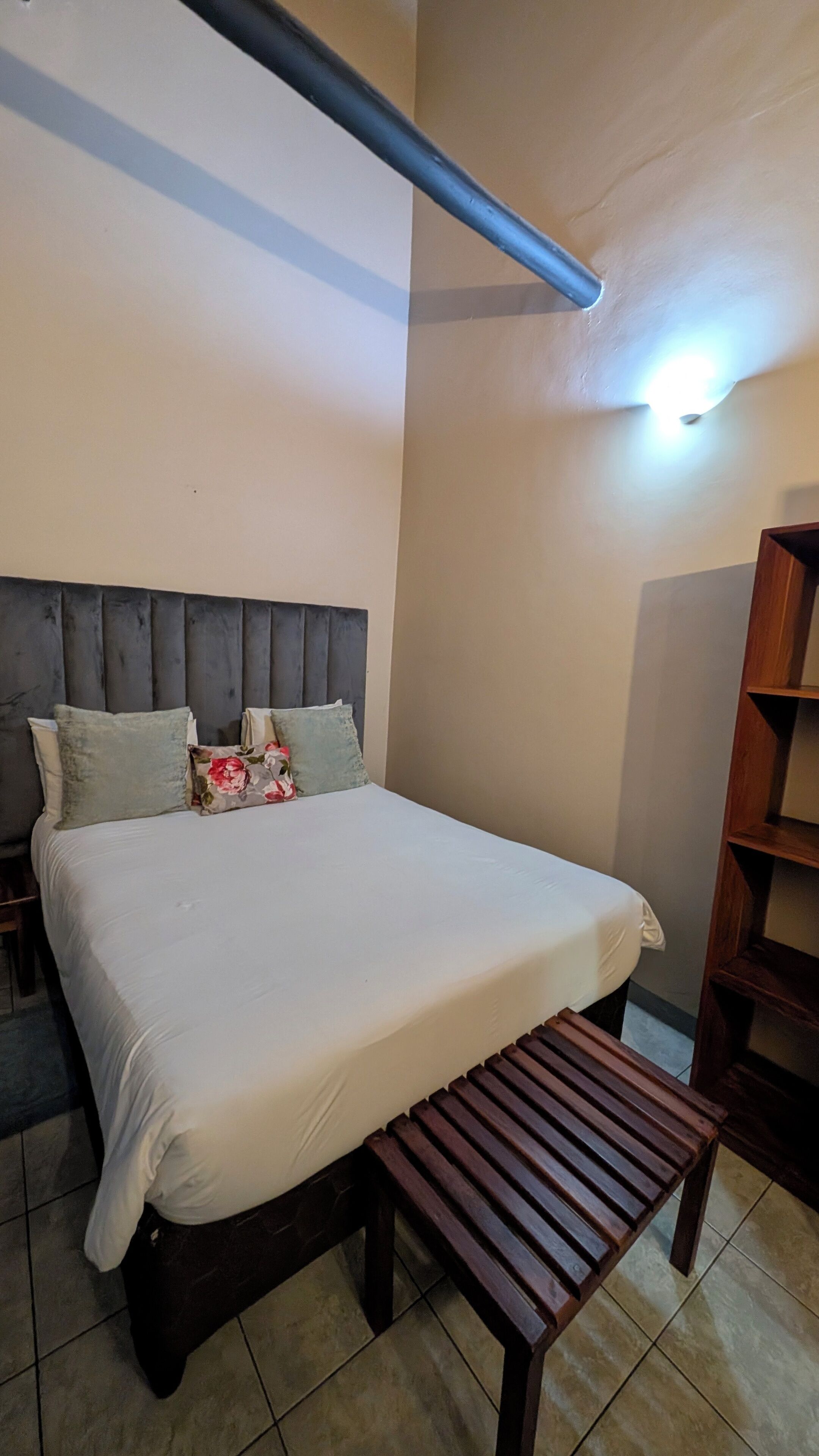 Premium bedding, in-room safe, individually decorated