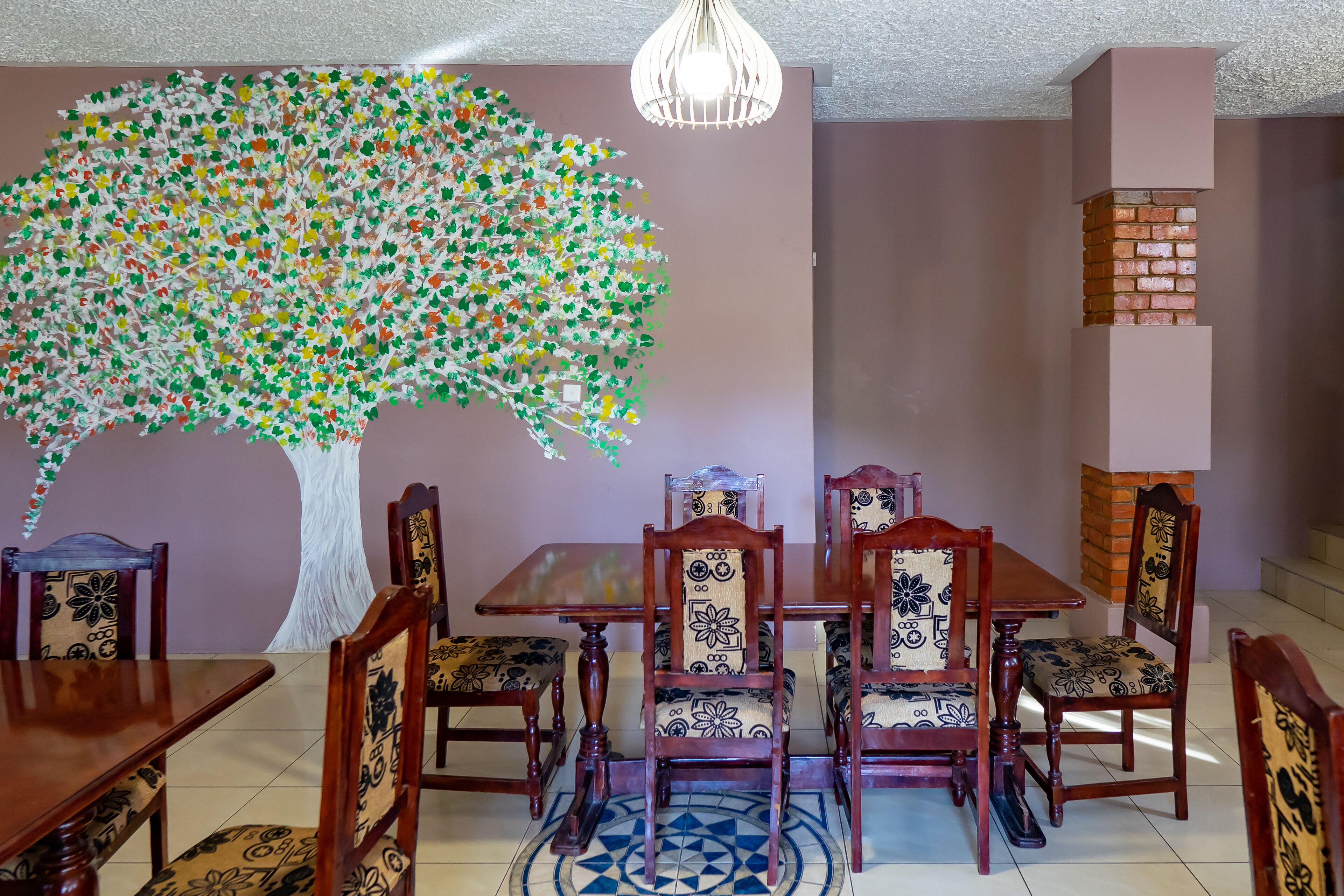 Breakfast and dinner served, local cuisine