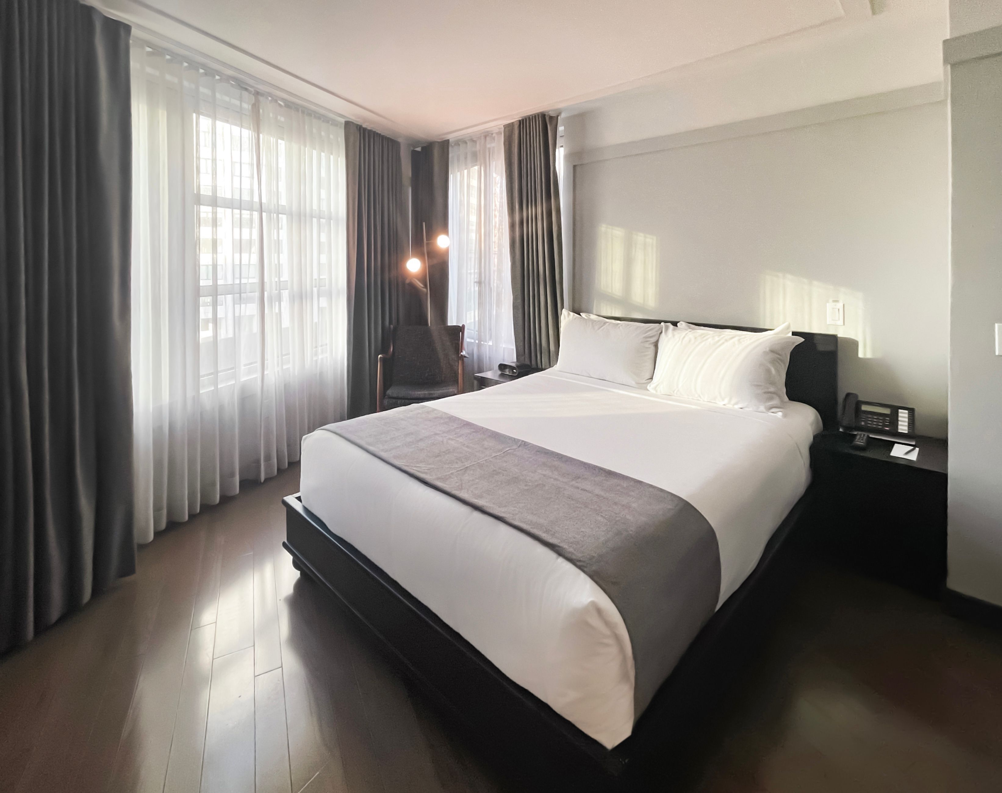 Premium bedding, in-room safe, desk, laptop workspace