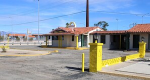 Exterior - Economy Inn (Tucson)