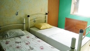 Dormitorio compartido, dormitorio mixto, baño compartido (10 camas) | Sábanas de algodón egipcio, wifi gratis, ropa de cama