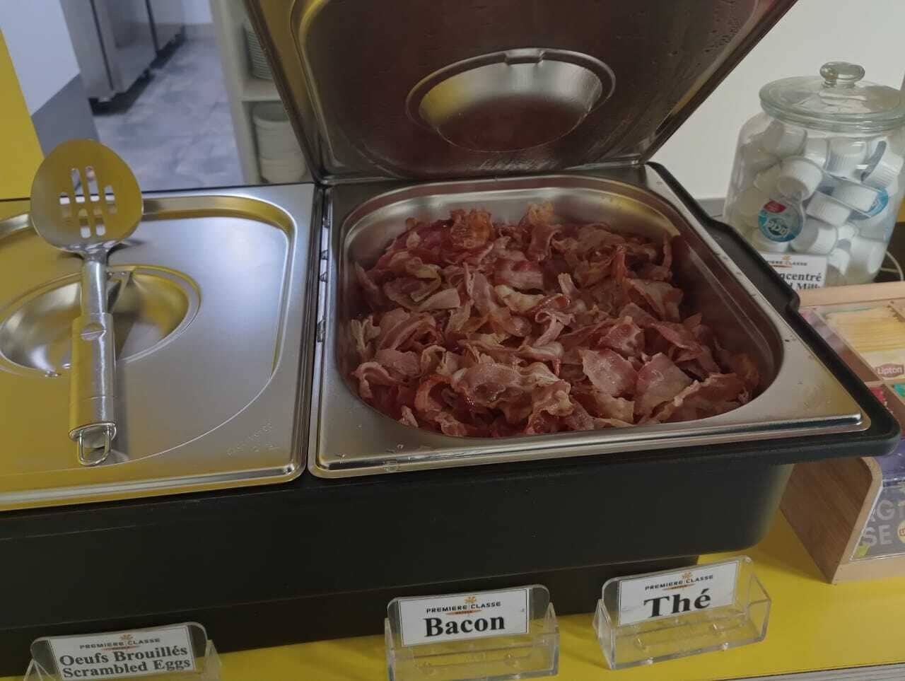 daily buffet breakfast (eur 8.5 per person)