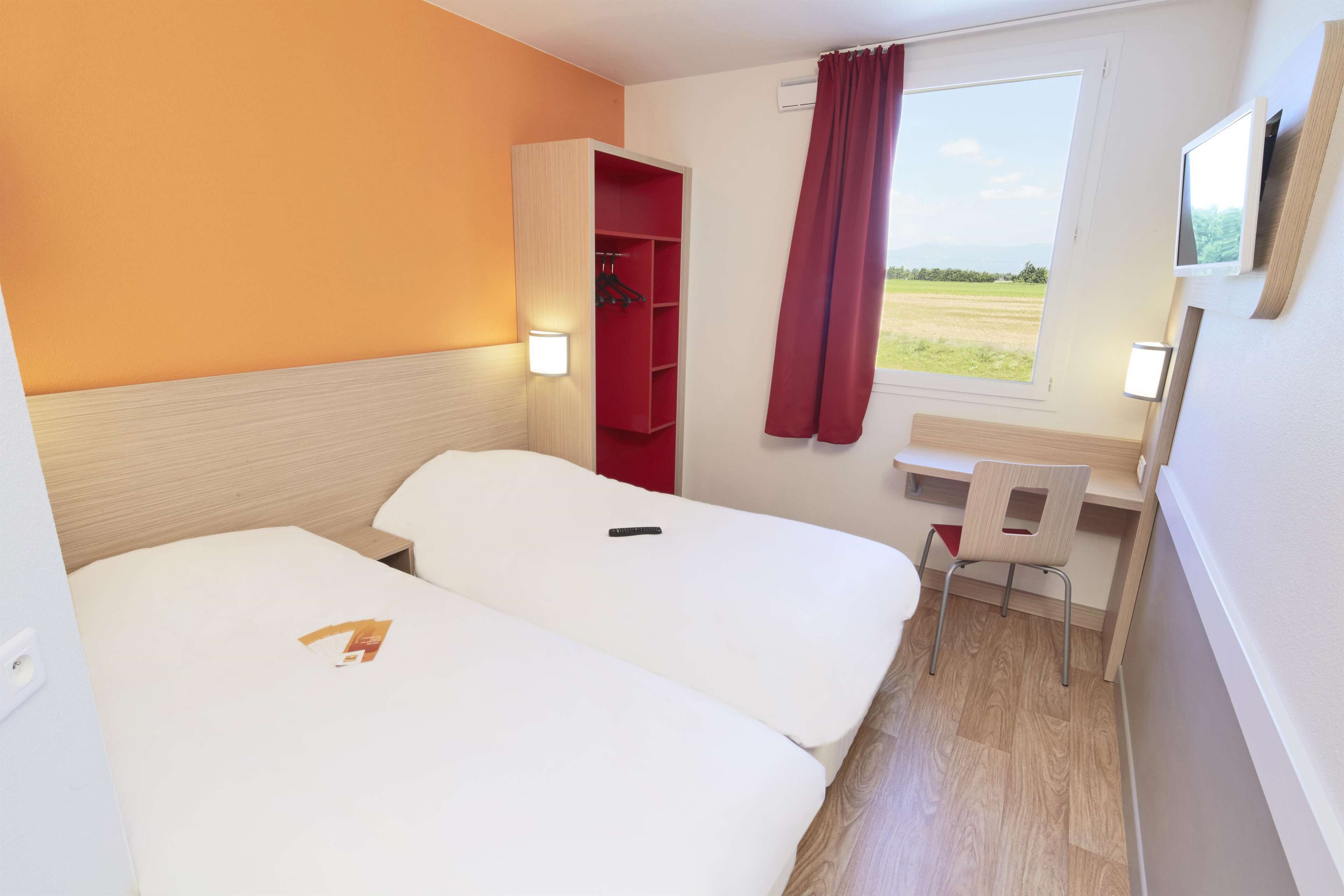 premium bedding, desk, soundproofing, free cots/infant beds