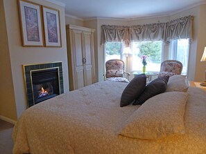 Room, 1 King Bed, Fireplace