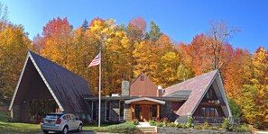 Front of property - Birch Ridge Inn (Killington)