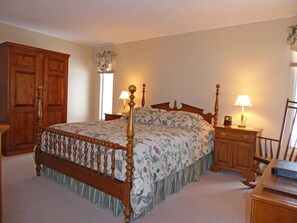 Chambre, 1 grand lit | Literie de qualité, espace de travail pour ordinateurs portables