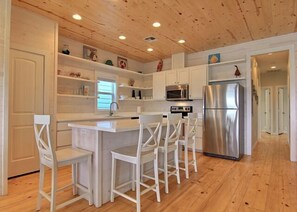 House, 4 Bedrooms, Balcony, Beachfront (Shore To Love It) | Private kitchen