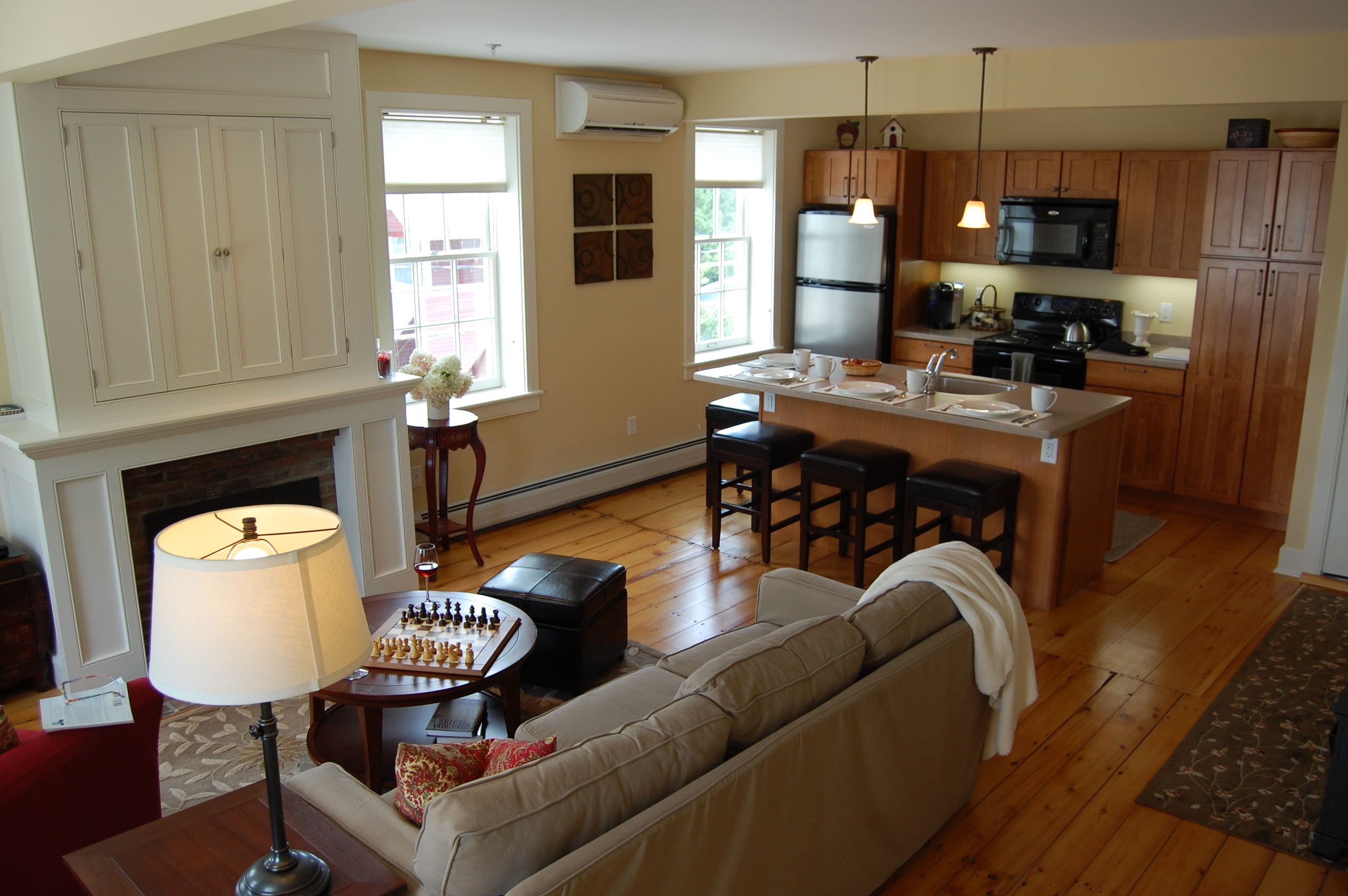 Apartment, 2 Bedrooms, Fireplace | Living room
