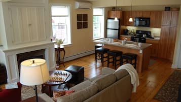 Apartment, 2 Bedrooms, Fireplace | Living room