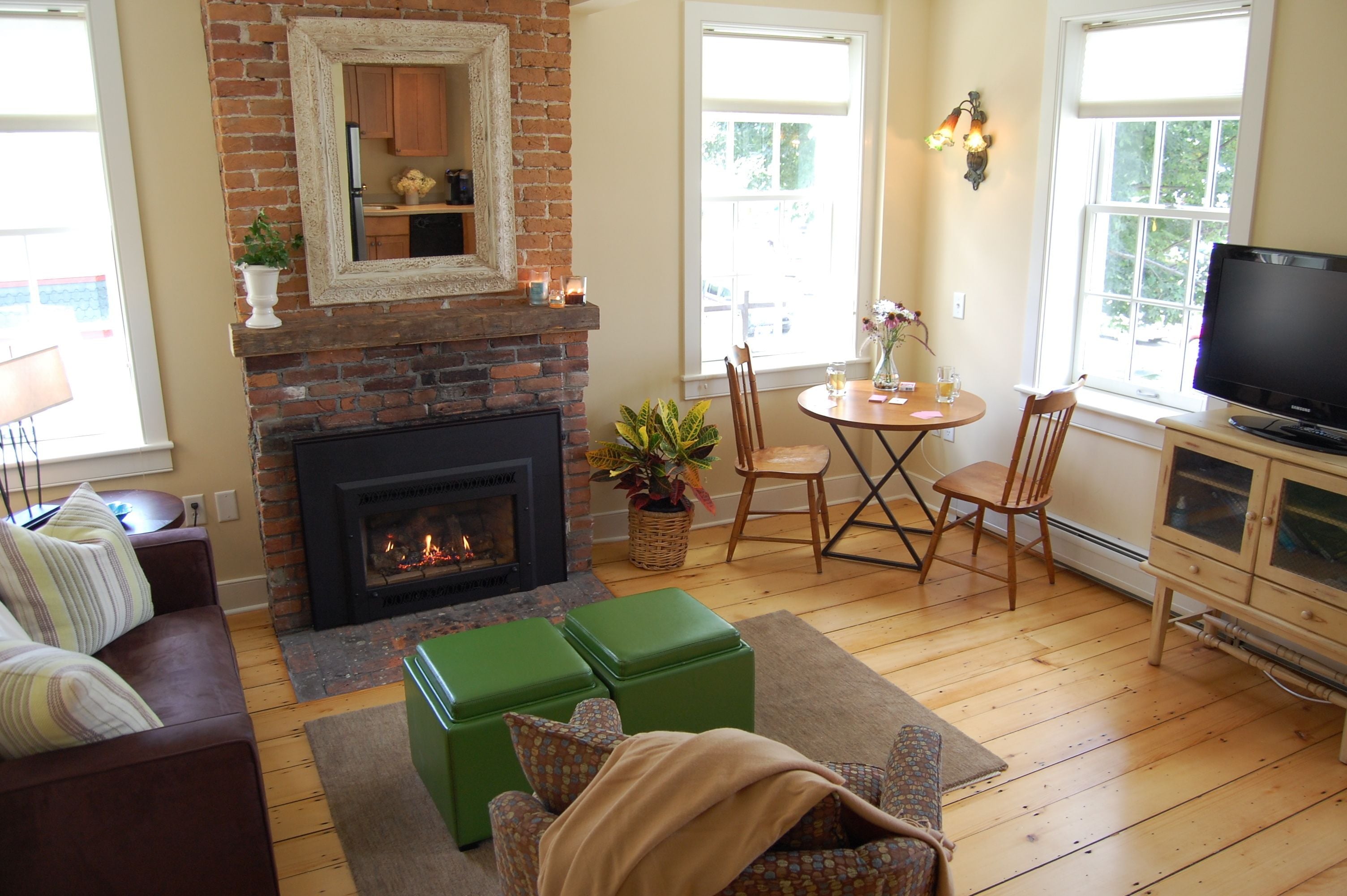 Studio Suite, Non Smoking, Kitchen | Free WiFi, bed sheets