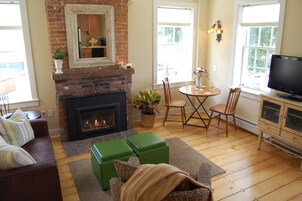 Sarah's Suite | Free WiFi, bed sheets