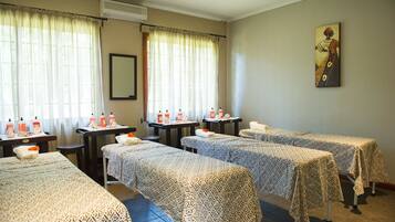 Couples treatment rooms, sauna, steam room, body treatments