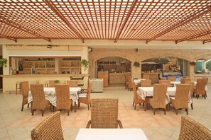 Se sirven desayunos y cenas 