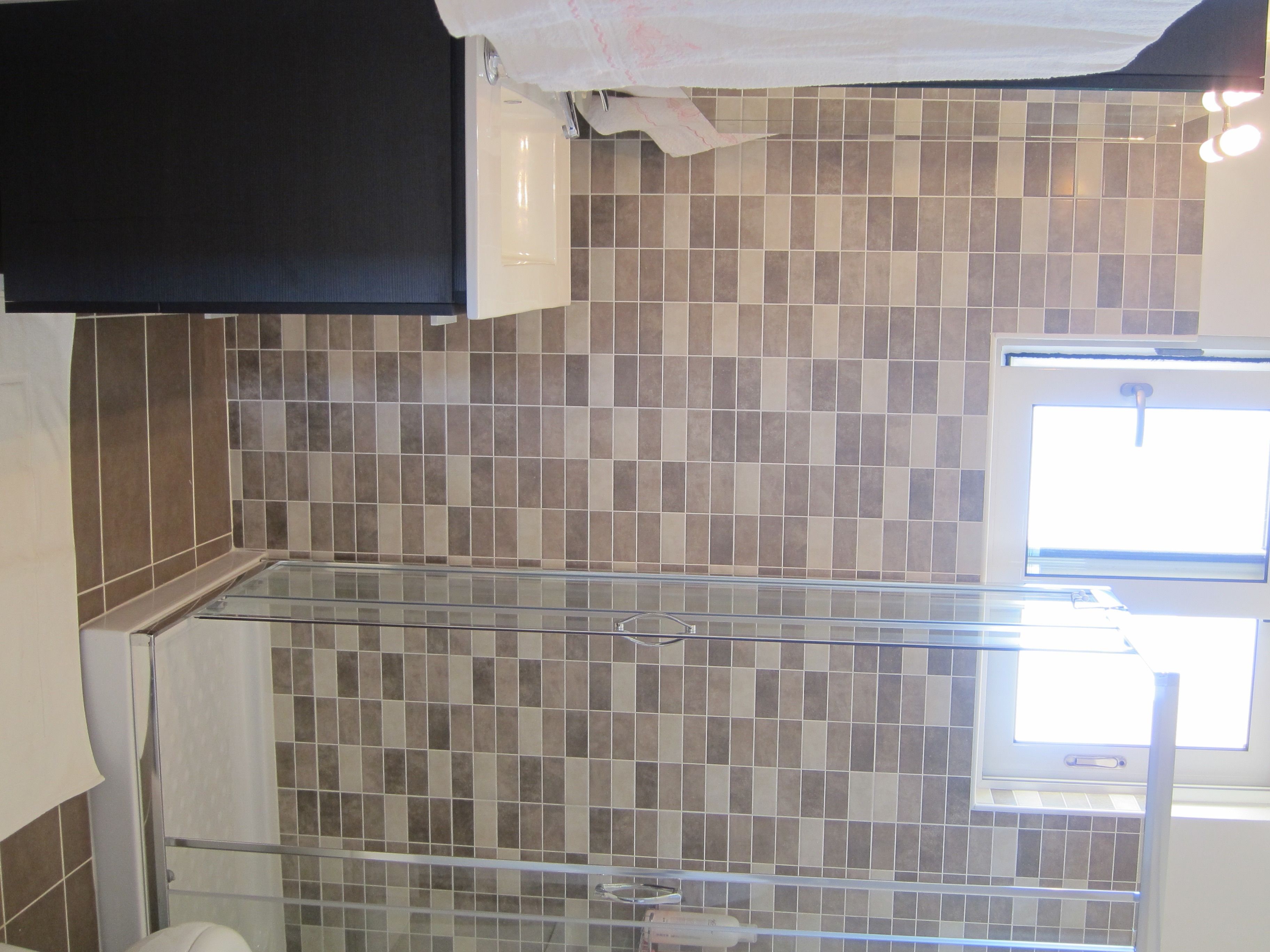 house, 3 bedrooms | bathroom | shower, hair dryer, towels