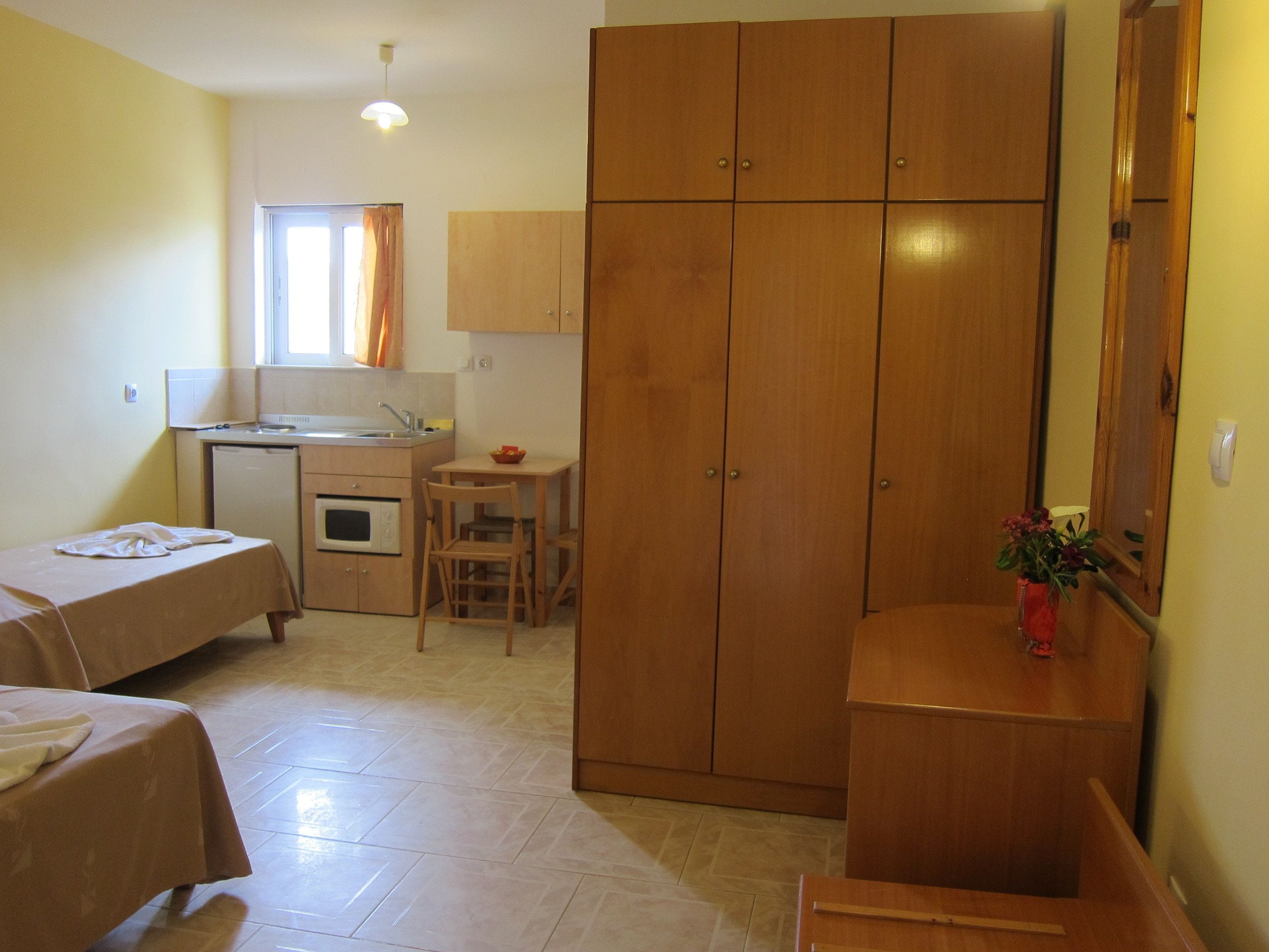 ground floor studios | 1 bedroom, in-room safe, free wifi, bed sheets