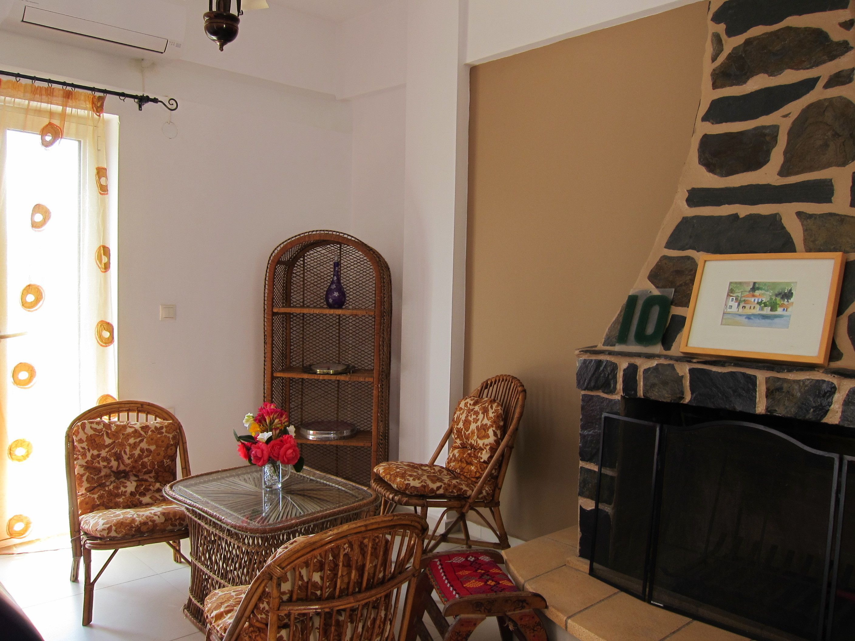 house, 3 bedrooms | living room | flat-screen tv