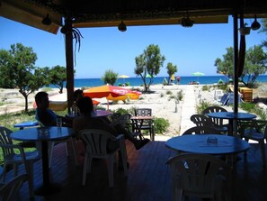 Bar-cafetería