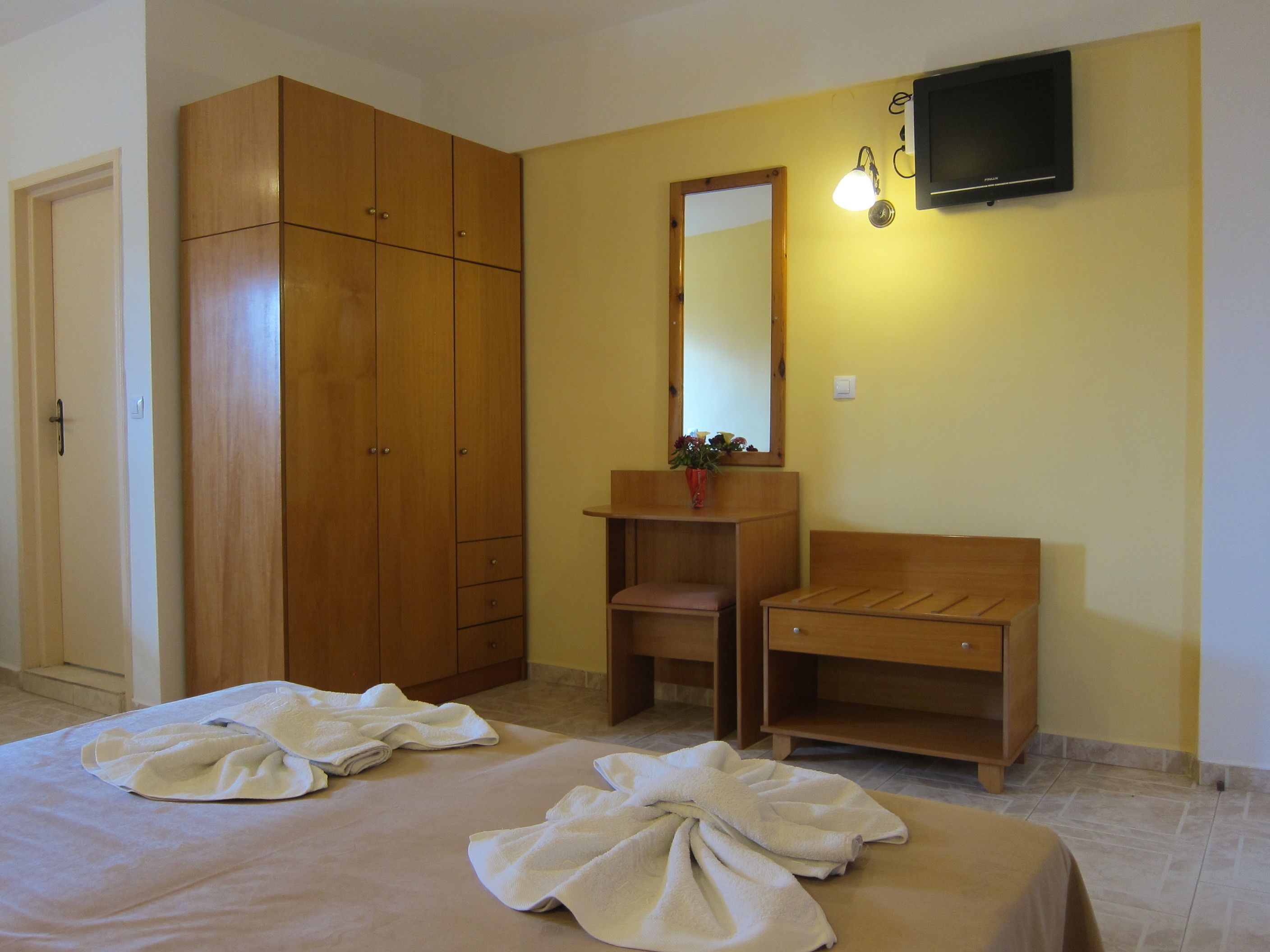 Ground floor studios | In-room safe, free WiFi, bed sheets