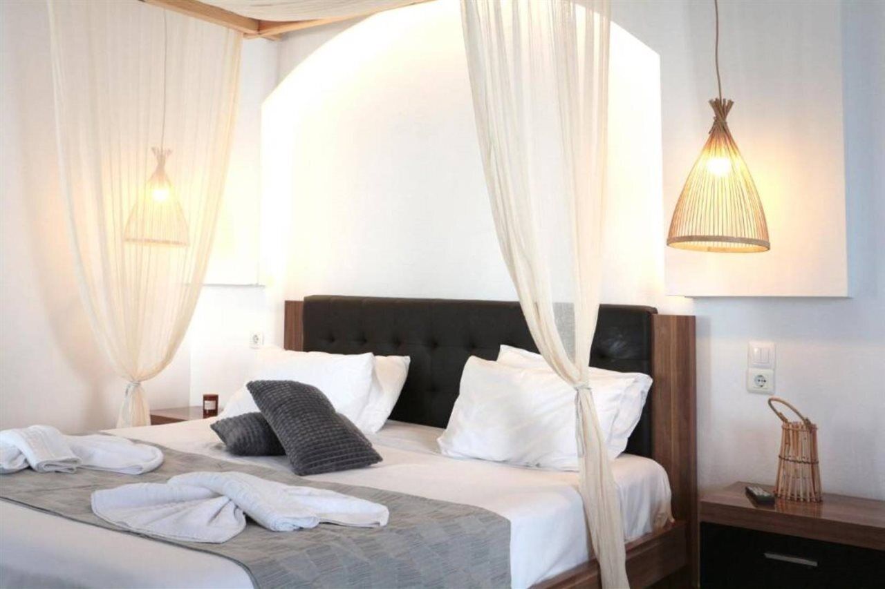 In-room safe, free cribs/infant beds, free rollaway beds, free WiFi