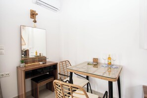 Breakfast, lunch and dinner served - Tsalos Hotel (Hersonissos)