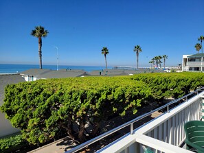 標準公寓, 2 間臥室, 露台, 部分海景 | 熨斗/熨衫板、免費 Wi-Fi、床單