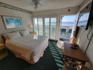 Motel Room, 1 Queen Bed, Main Building, 3rd Floor | Iron/ironing board, free WiFi, bed sheets