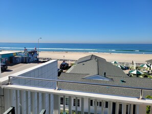 Standaard appartement, 2 slaapkamers, terras, uitzicht op zee | Terras