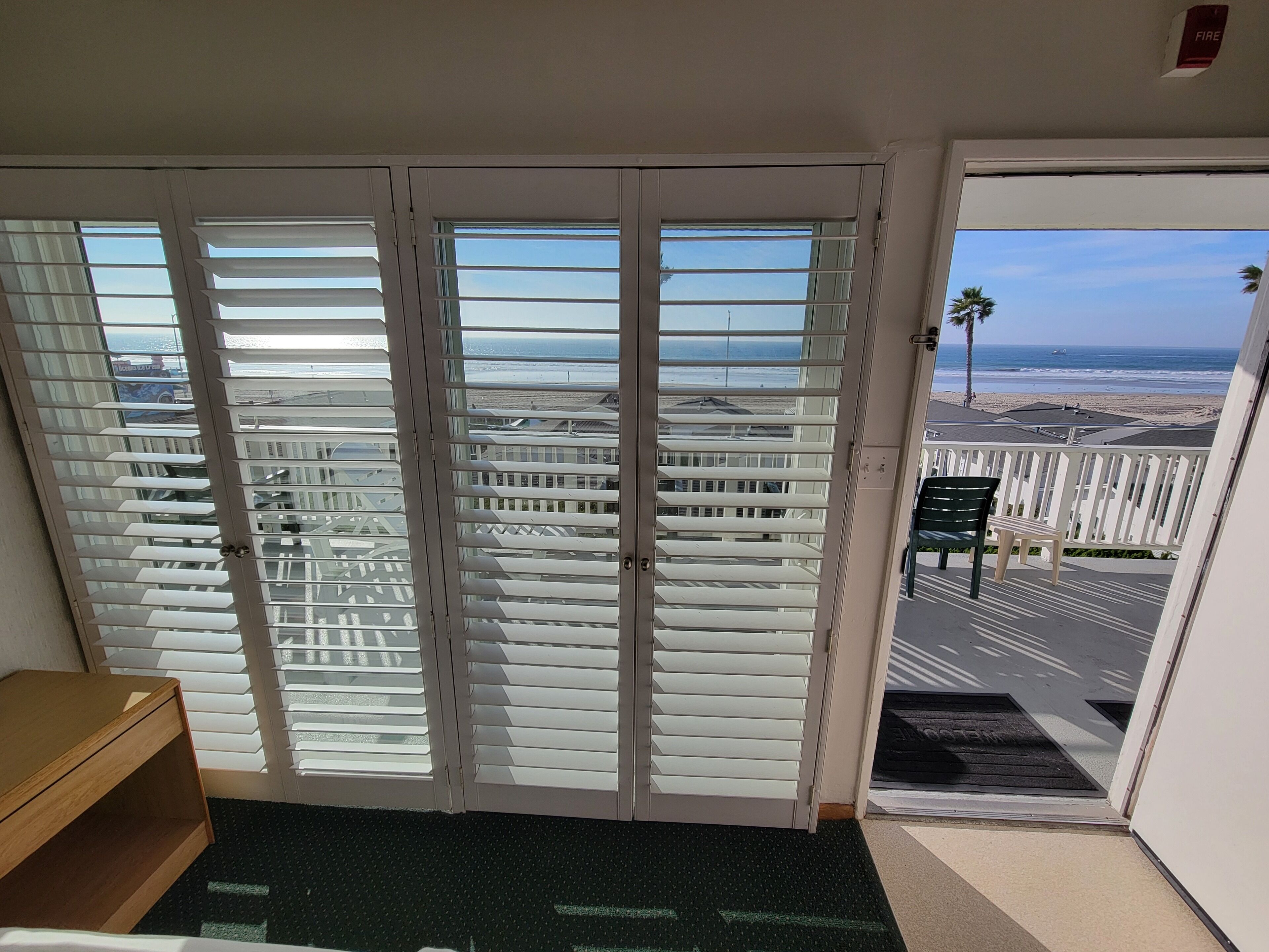 Motel Room, 1 Queen Bed, Main Building, 3rd Floor | Beach/ocean view