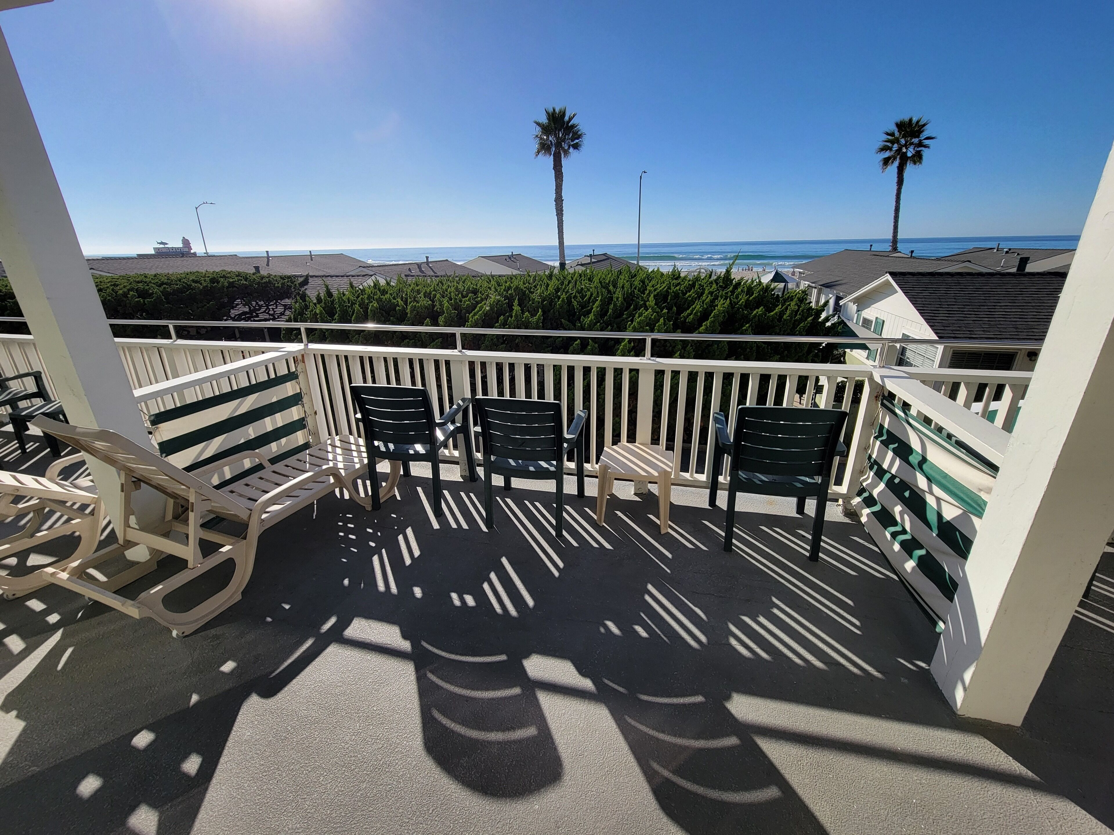 Departamento estándar, 1 cama Queen size y sofá cama, cocina, vista al océano | Balcón