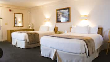 Estudio Deluxe, varias camas, cocina, en edificio contiguo (No Elevator, No View) | Tabla de planchar con plancha, wifi gratis y ropa de cama