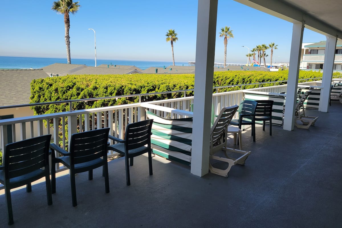 Standard Apartment, 2 Bedrooms, Terrace, Partial Ocean View | Iron/ironing board, free WiFi, bed sheets