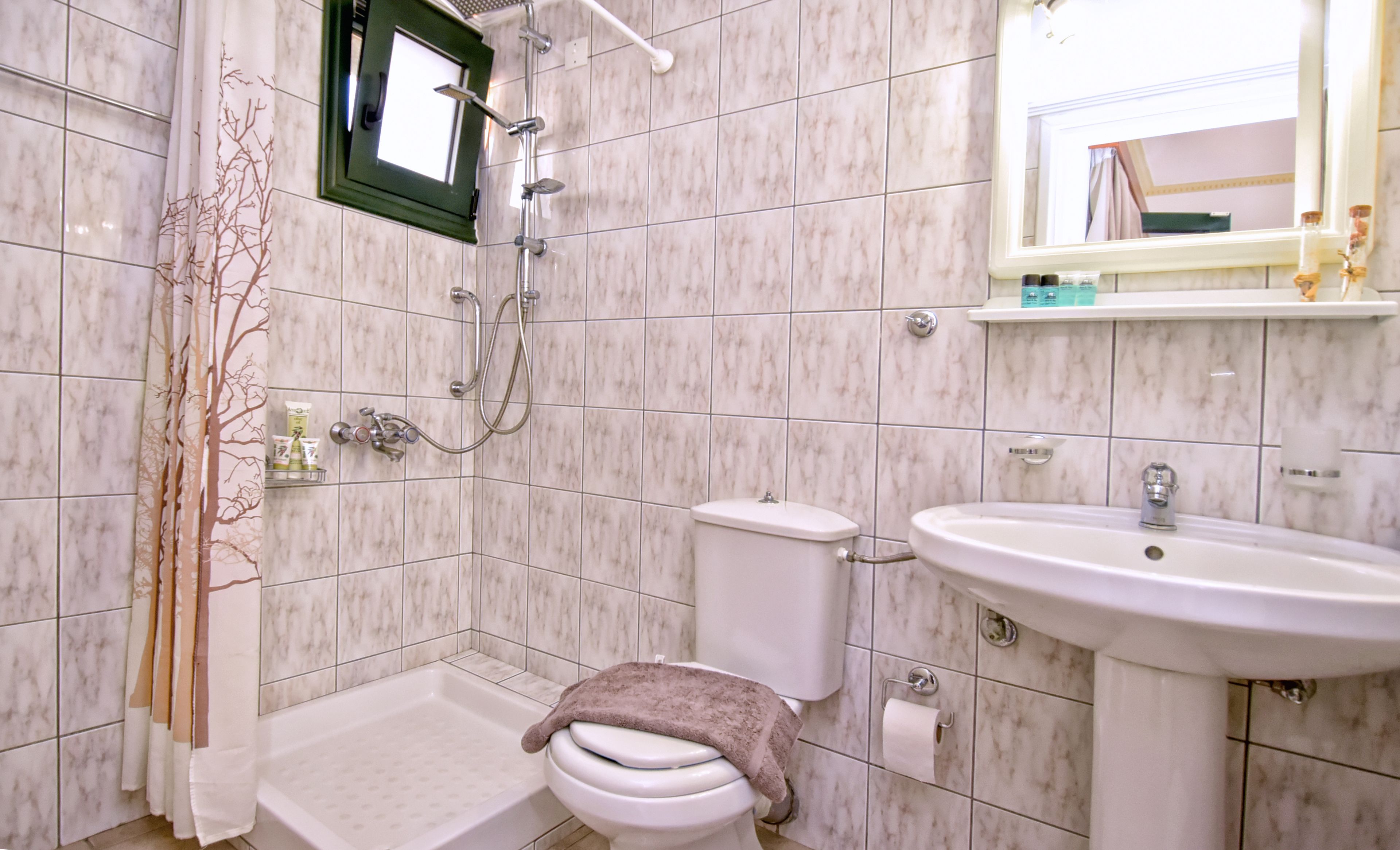 Photo - Aspri Petra Apartments