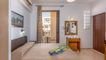 Studio ((2) Air condition Fee) | Bettwäsche aus ägyptischer Baumwolle, individuell dekoriert