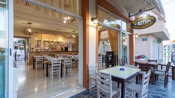 Daily English breakfast (EUR 12 per person)