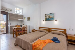 Egyptian cotton sheets, individually decorated, individually furnished - Galini Apartments and Studios (Hersonissos)